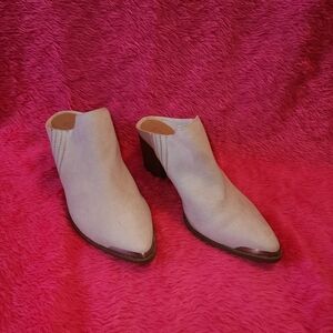 Wonderly Beige Pointed-Toe Suede Mule Booties